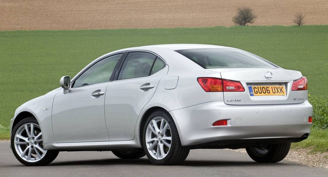 4M1umFrP0iSy9X5QqJ1kz8-4b26163a7834b570f4d02627955c92c8-lexus-is-220-back-1100