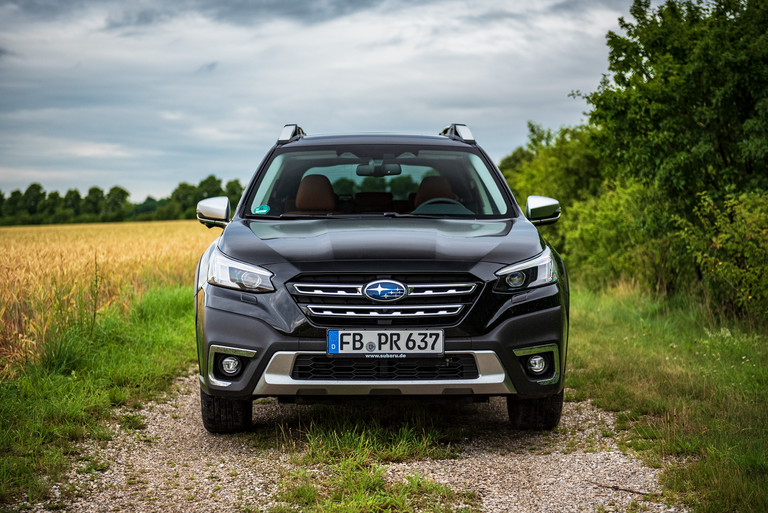 Subaru-Outback-2021-Front