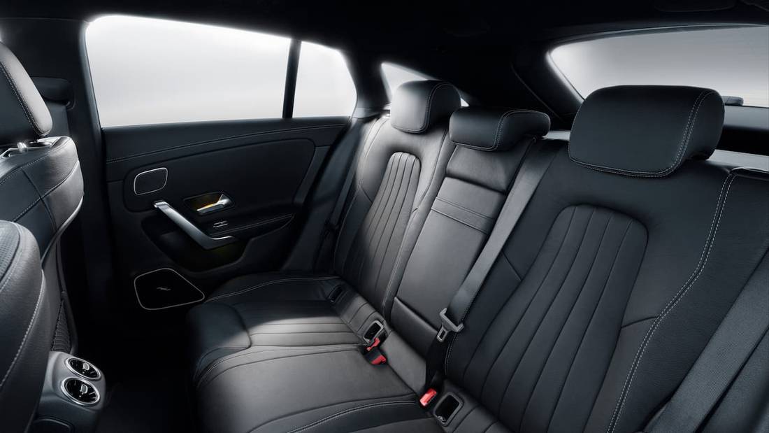 Mercedes-Benz CLA Shootingbrak backseats