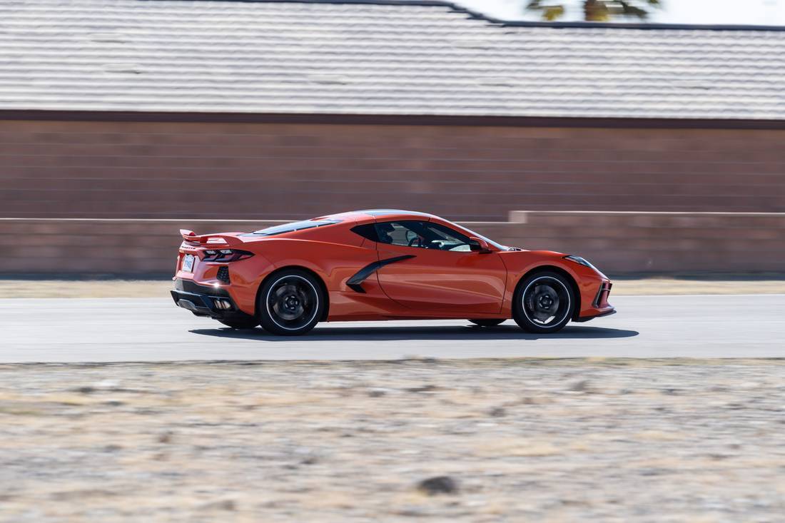 6QG6j1L0enDGWUlAchQTxv-f5cbdf3b7740855ce25931f60dc78c97-chevrolet-corvette-c8-stingray-side-1100