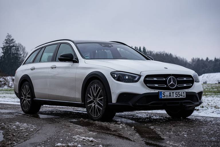 Mercedes-Benz-E-400-d-All-Terrain-Front-Side