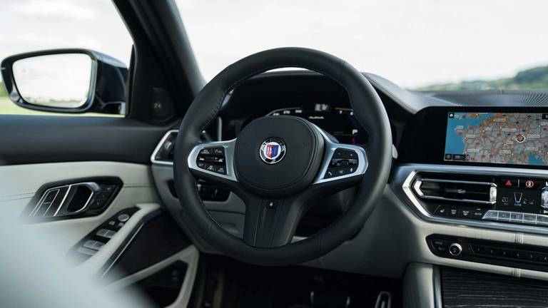 2020-alpina-b3-interior