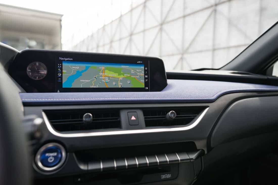 Lexus UX Navigation