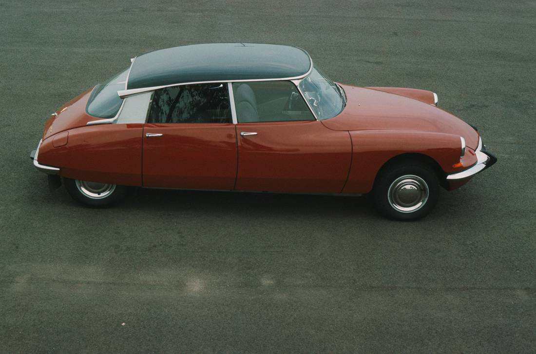 Citroen DS 21 Side