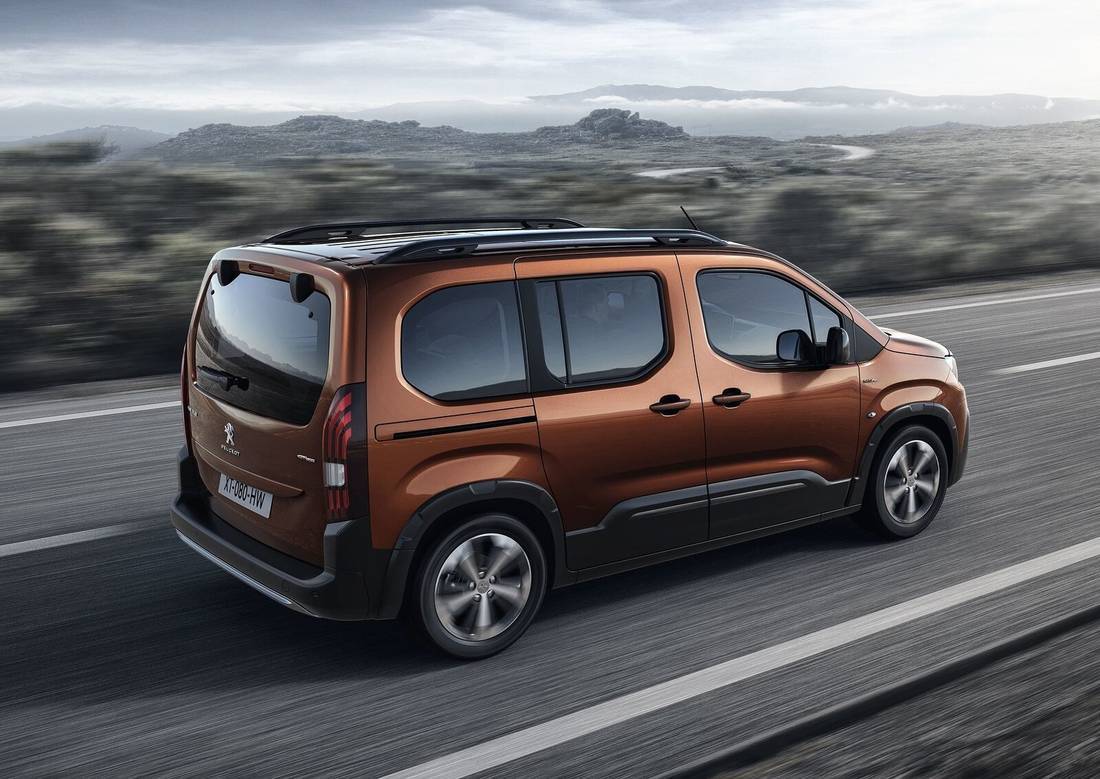 47txST6CT7EPU4agMIwLgm-803cb4ed10c2414567689e55a02724e0-Peugeot_Rifter_Side__1_-1100