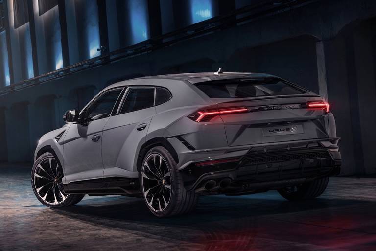 Lamborghini-Urus-S-Side-Rear