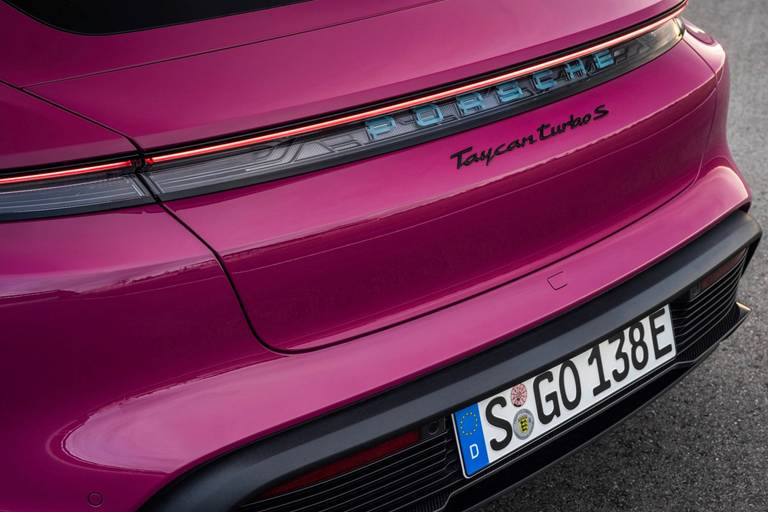 Porsche-Taycan-2021-Colour