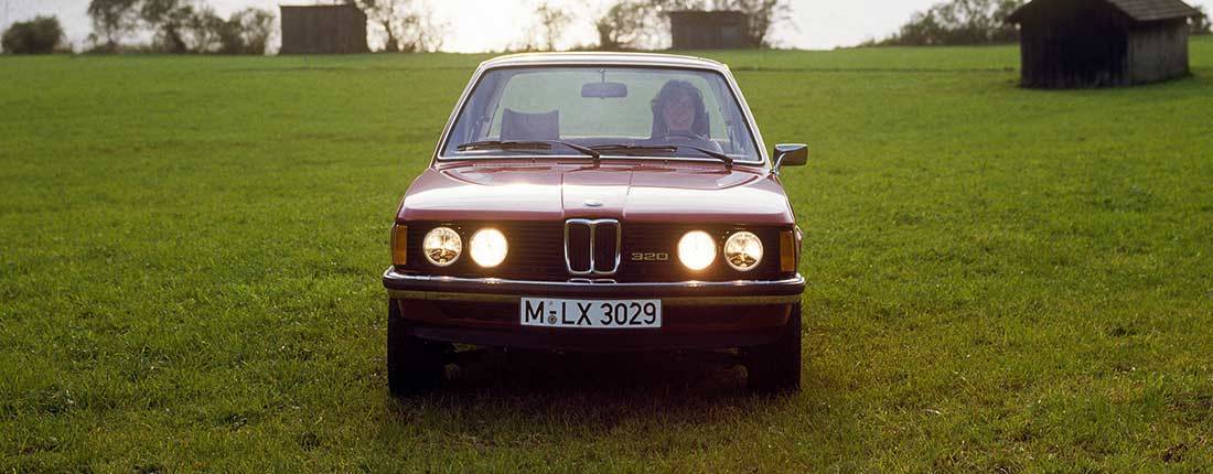 1HwJzsOjZ2AWNYTczxrbXY-102648889b8503b20956c109ca194052-bmw-320-l-03-1100