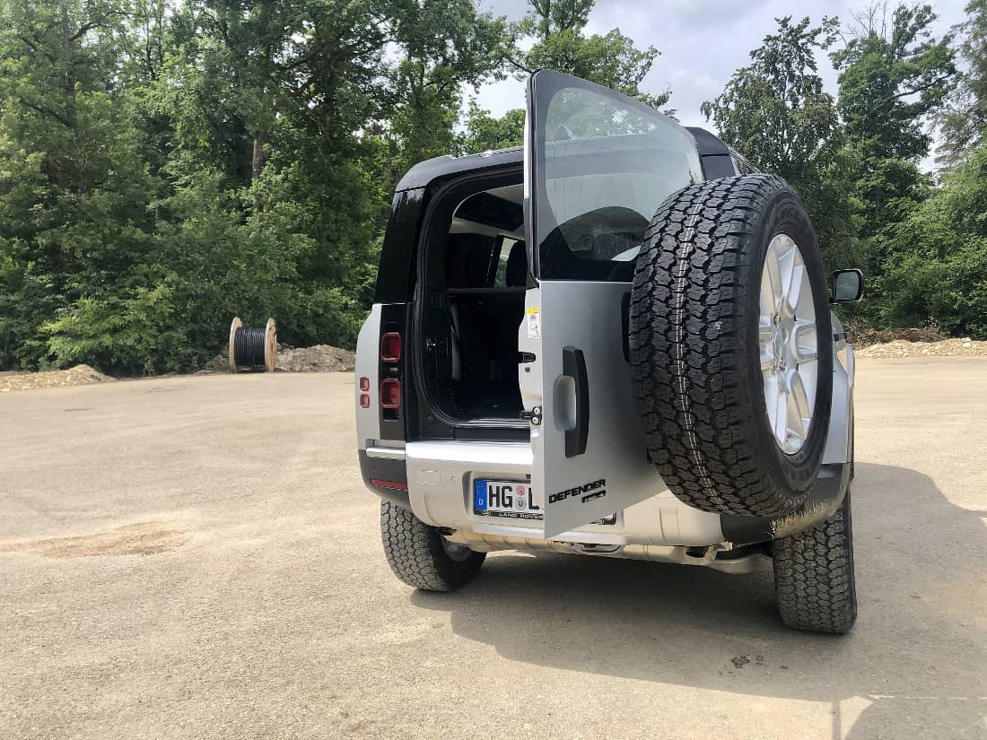 Land Rover Defender 110 2020 P400 Hecktuer offen