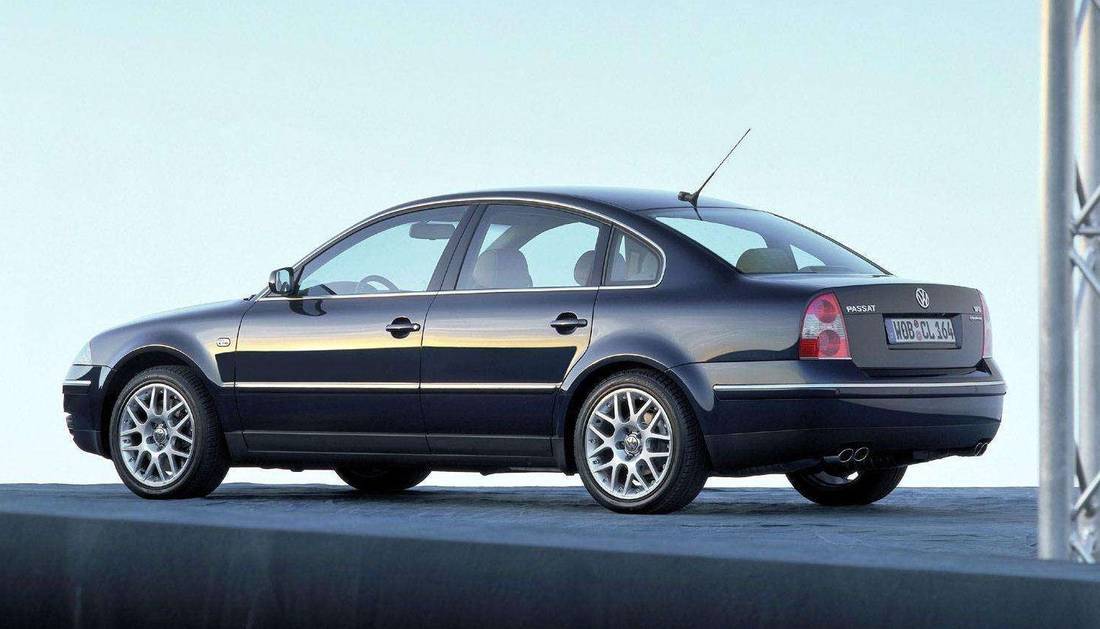 4DWG5azNOfuwAeJPmte3QP-6811e6248cab68bf9adeefd4798e9dbd-vw-passat-w8-back-1100