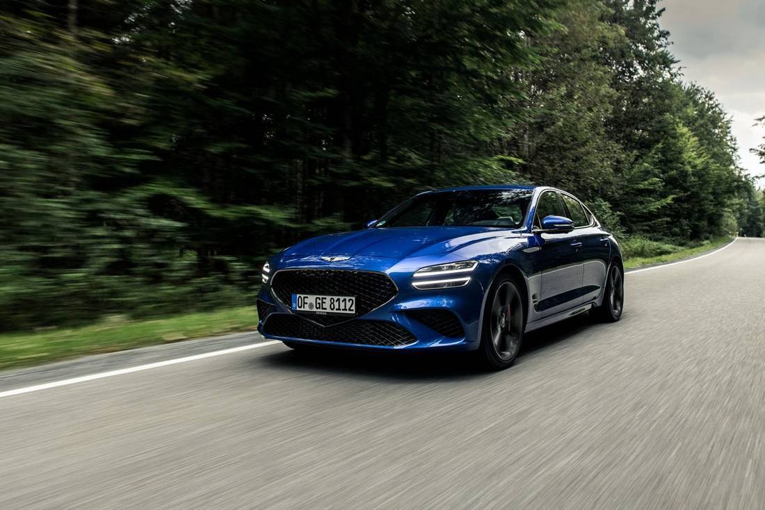 34brd9KpX0FX3BluwnT7DA-98de55f40f79b868173b283aac7b12bc-Genesis-G70-Hero-1100