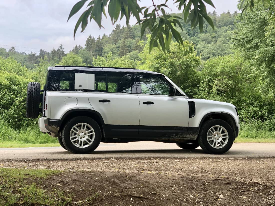 Land Rover Defender 110 2020 P400 Profile