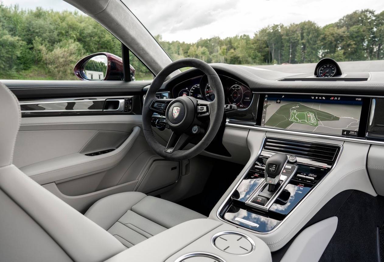 porsche-panamera-turbo-s-interior