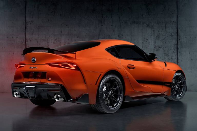 Toyota-Supra-GT4-100-Seite-Hinten