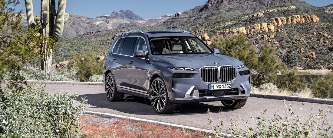 2022 BMW X7 LCI Facelift Hero