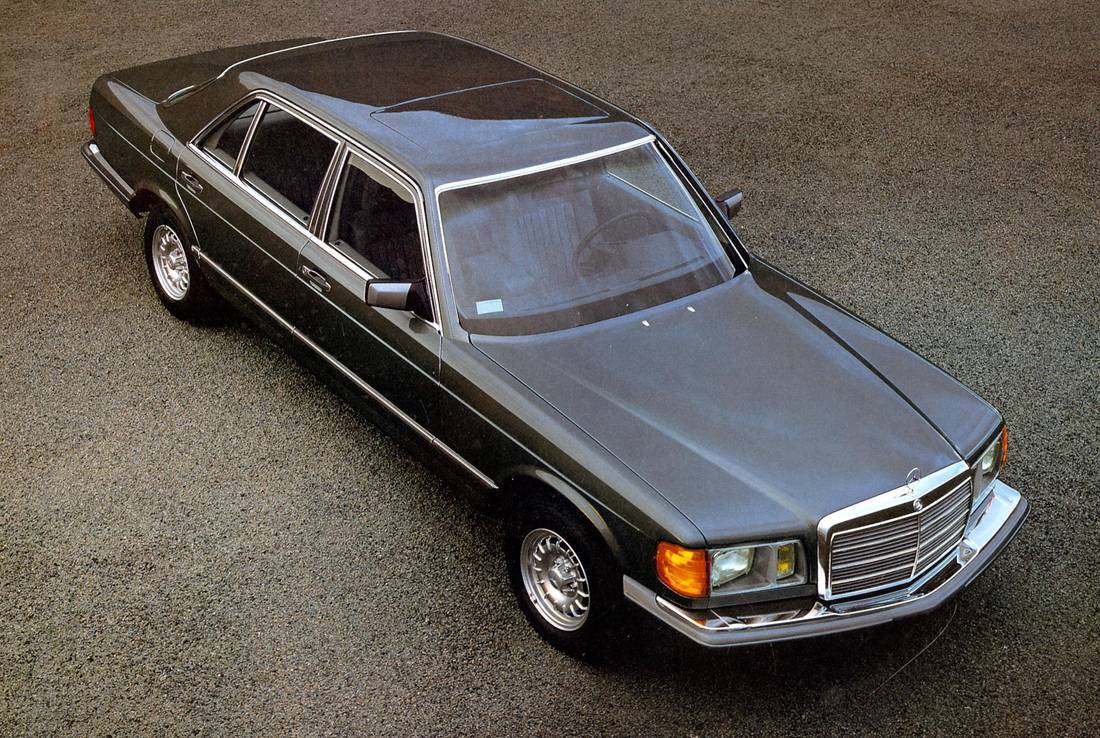5Kg2Sb0Mj9tZsQAGZK7mU5-3929ace951f3498e1366370dd1e291d4-mercedes-benz-380-overview-1100