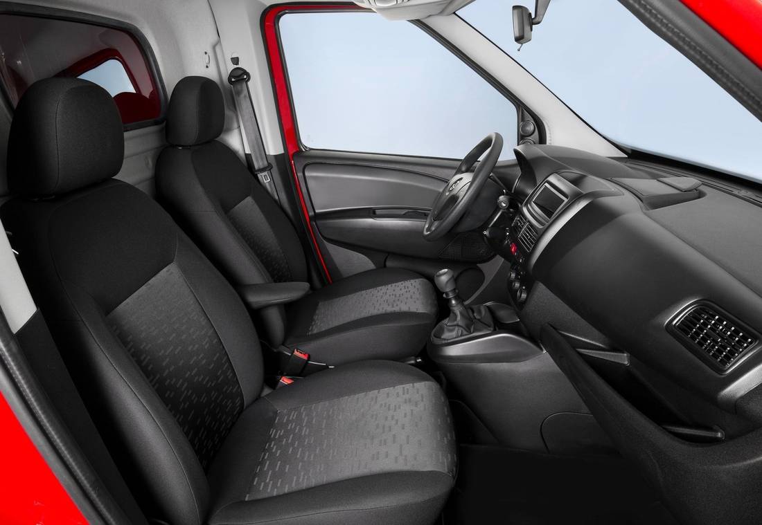 opel-combo-seats