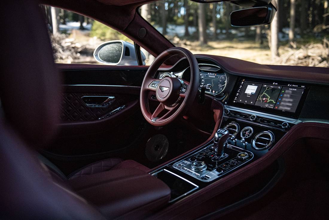 Bentley-Continenal-GT-Speed-W12-Cockpit