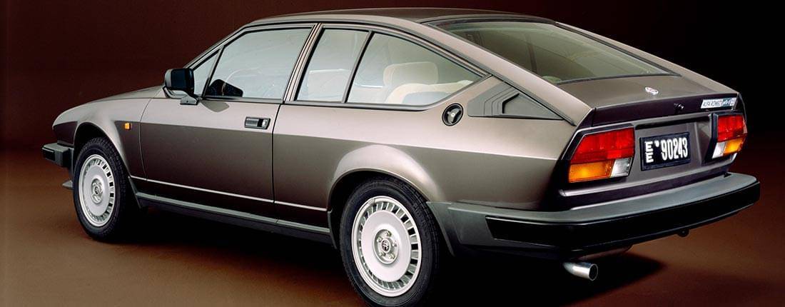 2H4VhWRHZxdLMUnB2dDf0a-8f67c4f8bfc32ef91d60f77051c771bd-alfa-romeo-alfetta-l-02-1100
