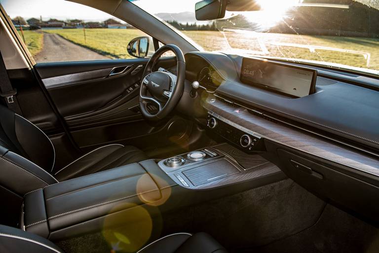 Genesis-G80-Electrified-Cockpit