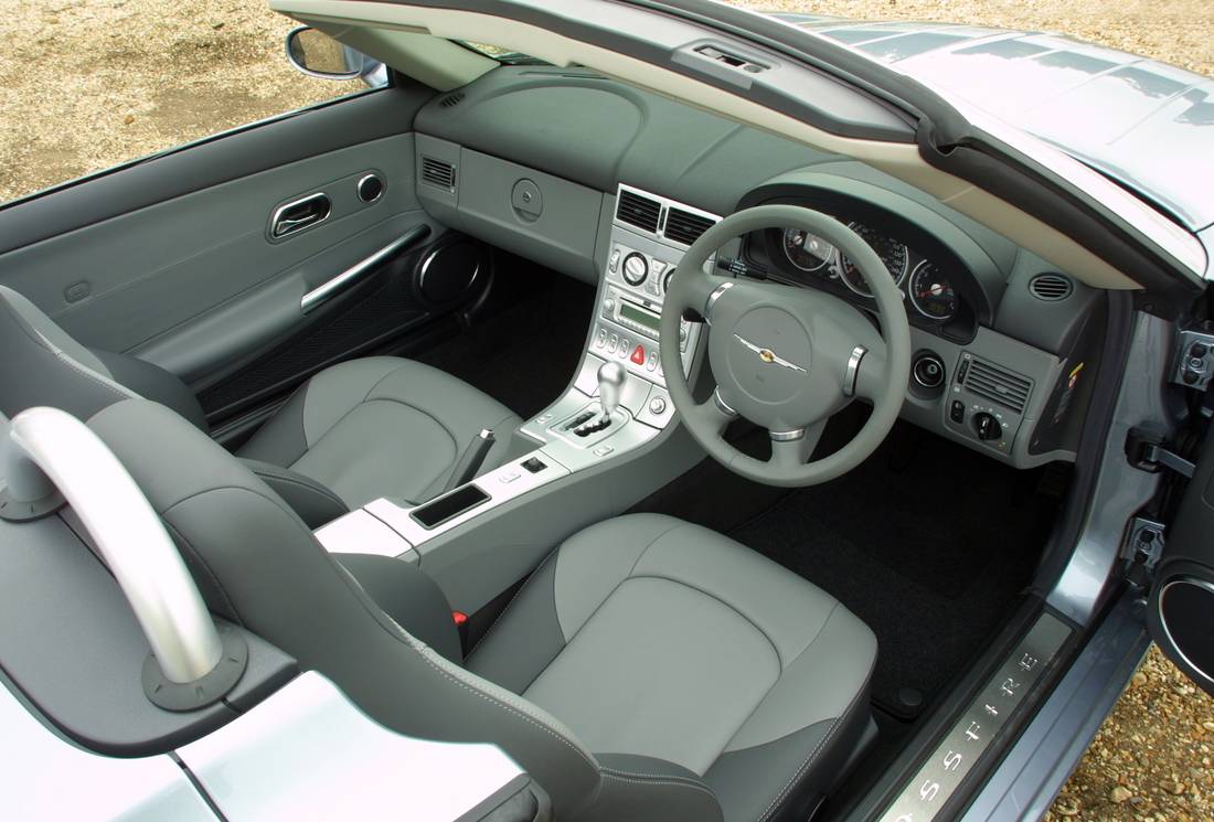 chrysler-crossfire-roadster-interior