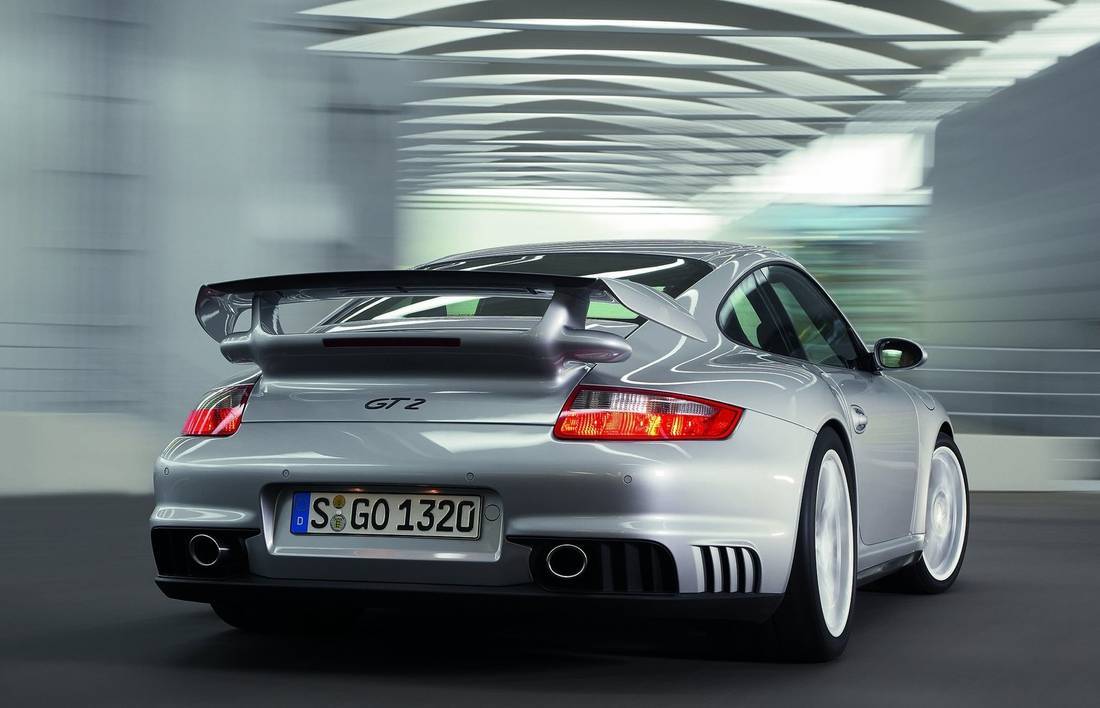 1RUA8ZOkjodRGO9BfXxWVJ-03db8bb3d8df6be1e7ae34f5e82242bf-porsche-911-gt2-back-1100