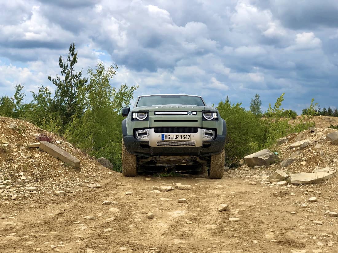 Land Rover Defender 110 2020 D240 Offroad Front Kuppe