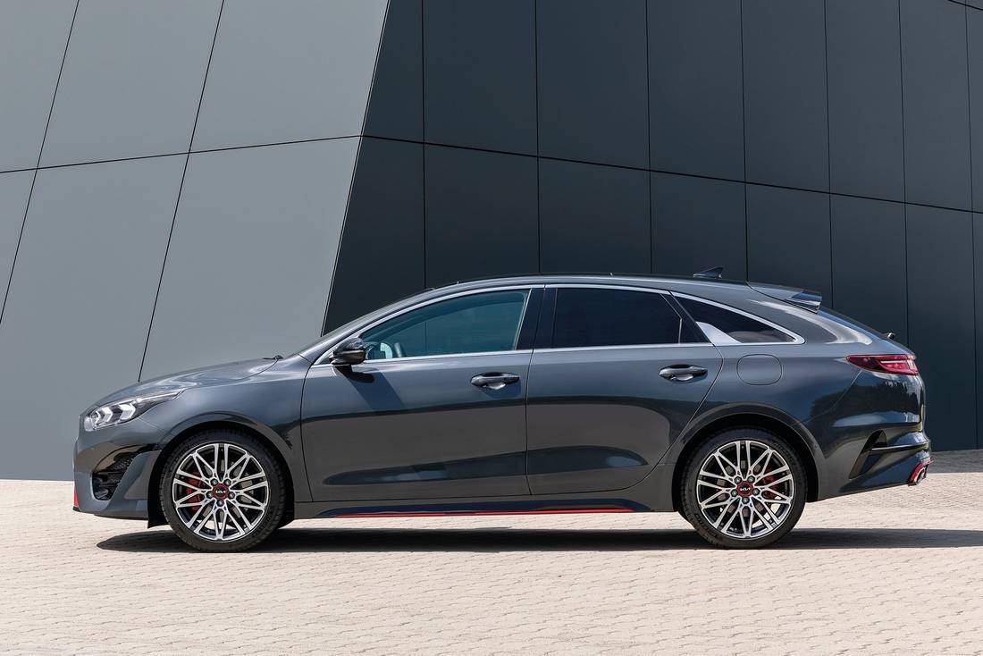 58S772GTrLQW30GUKx8Iuy-96c893d984eaca3640cb7bed3c7e32aa-kia-proceed-gt-side-1100