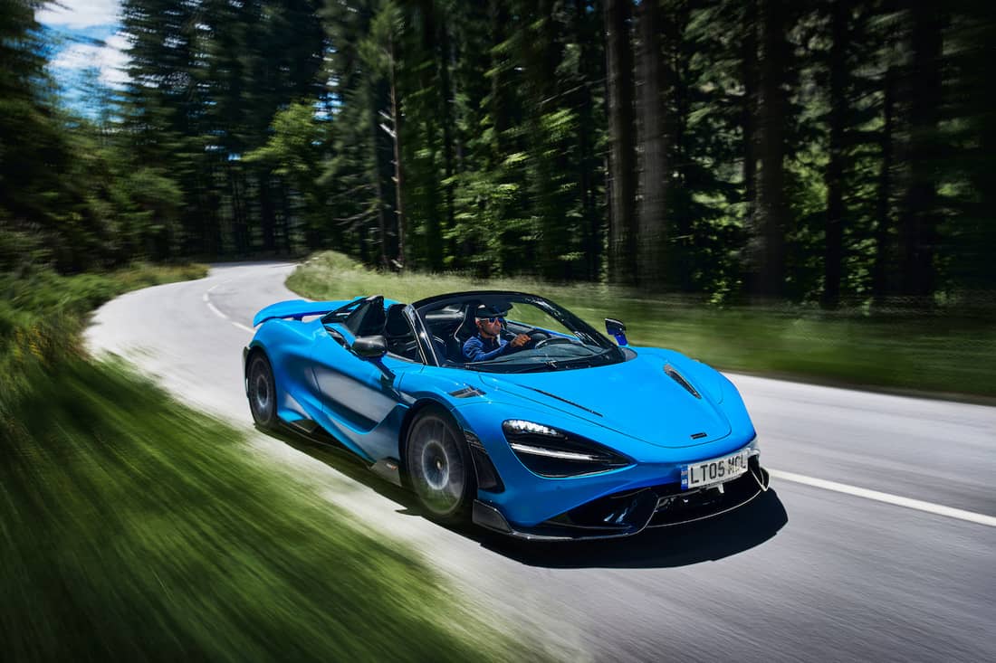 AS24 McLaren 765LT Spider 2021 rijdend voor