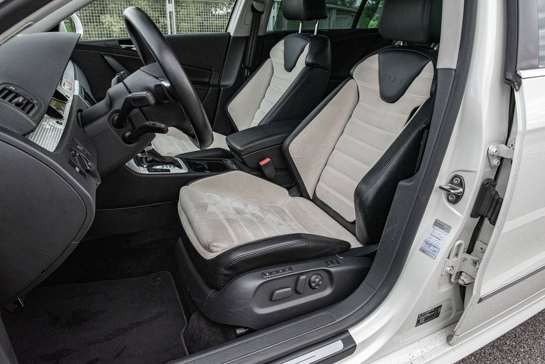 VW-Passat-R36-Seats