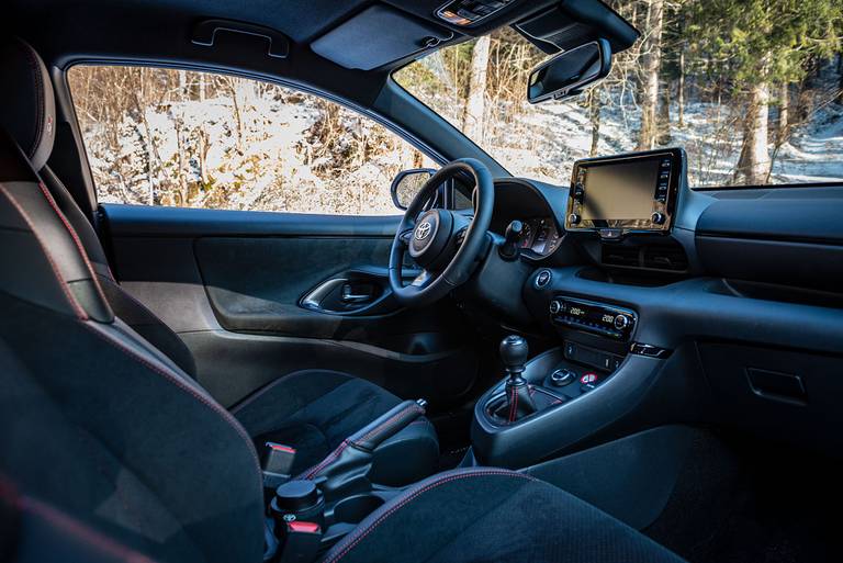 Toyota-GR-Yaris-2021-Cockpit