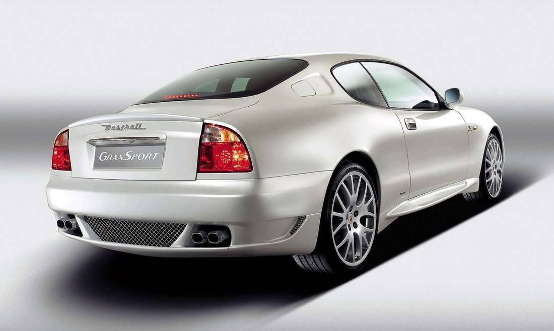1b6ScuznHPLMSePa2iucMG-40b8d4f8d2b3b38520b035a67b097dfa-maserati-gransport-back-1100