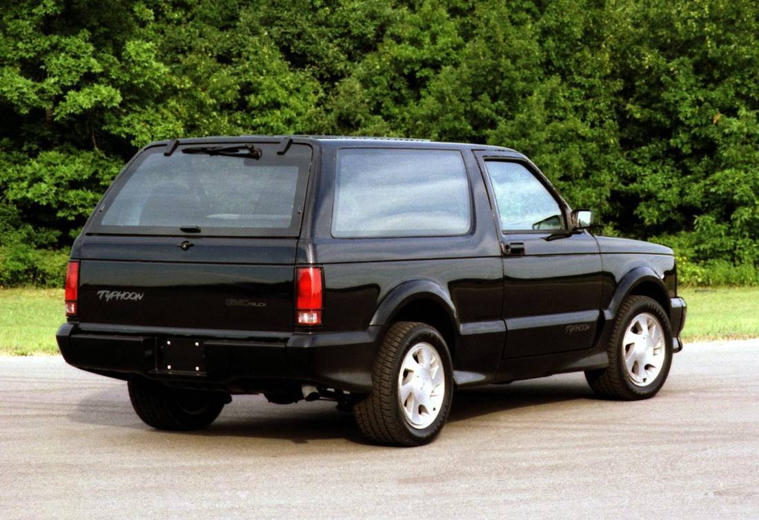 1hZWuoOZjDsXYLVXfHym15-b887bc12fa640bdd59b0ea5a2f7412bb-gmc-typhoon-back-1100.jpeg