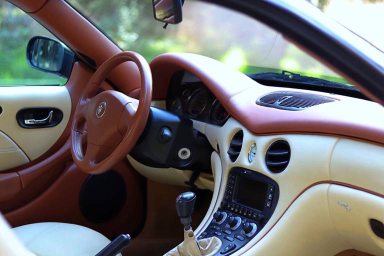 Maserati 4200 GT interior 2