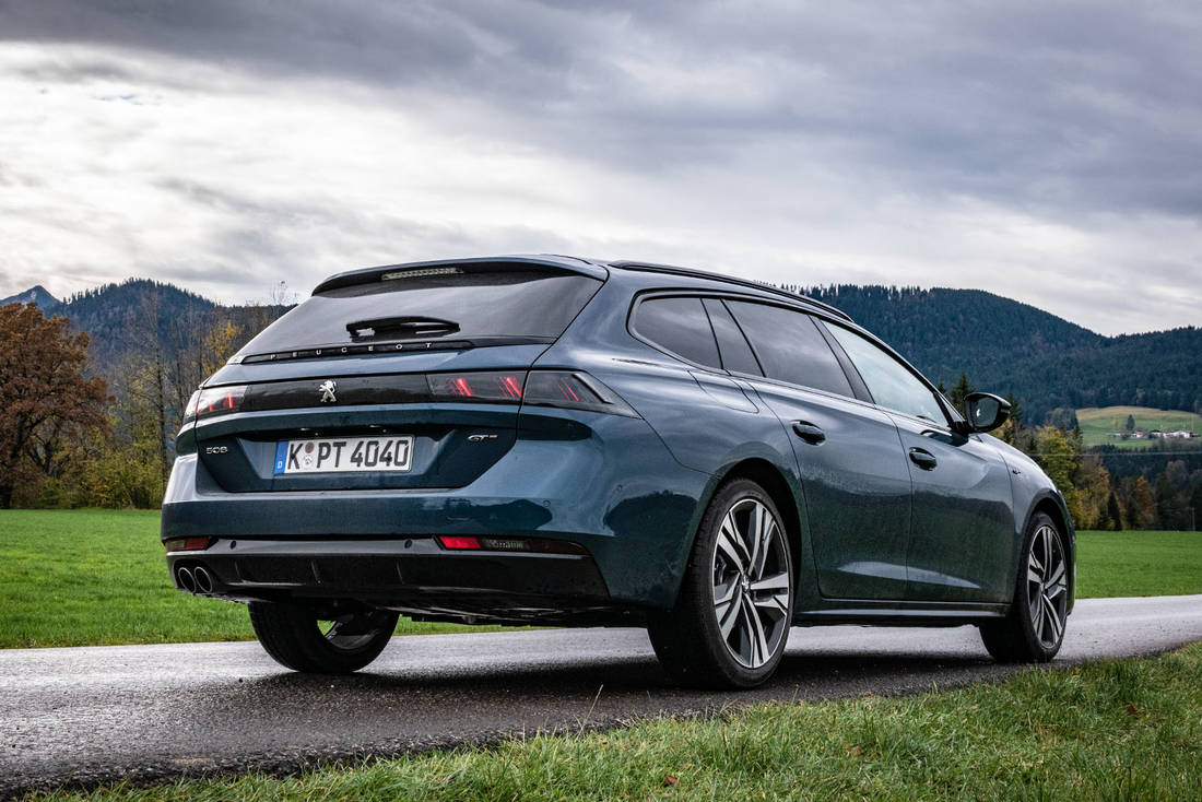 Peugeot-508-SW-Side-Rear