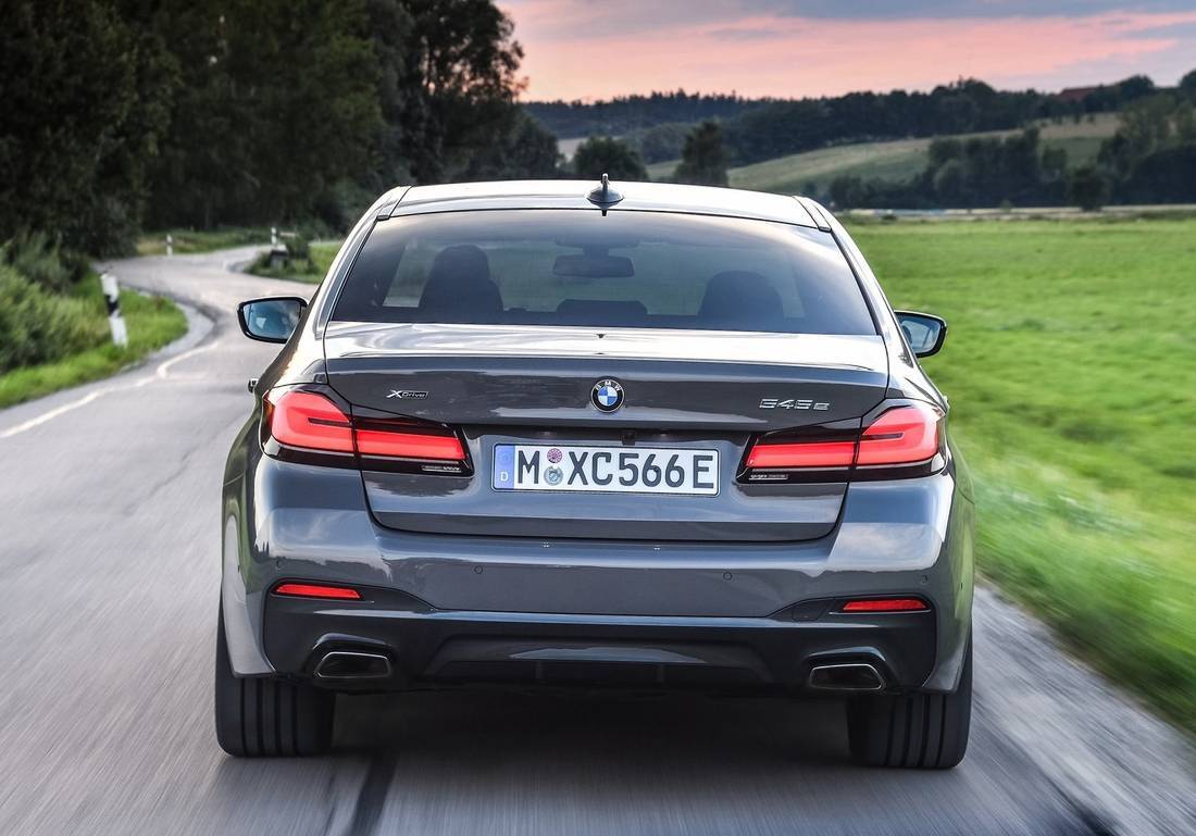 4M3wl0aUuD6MiUrDGdAD41-d62423d2221709f99d843d5e6387ced8-bmw-545-back-1100