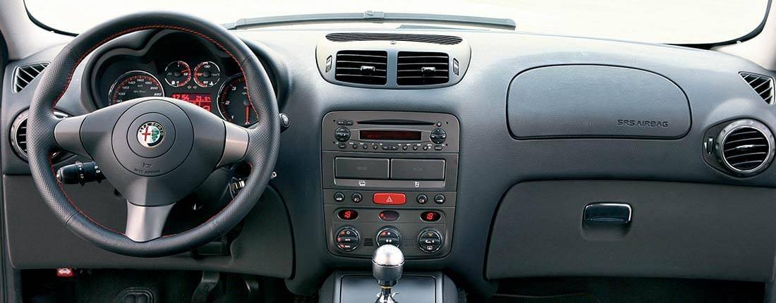 alfa-romeo-gt-interieur