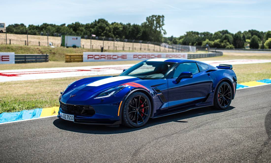 4OVUskMEskFTNQMuwsrubf-6d576b2d6c5e12090a2ec249b1139f7c-corvette-grand-sport-side-1100