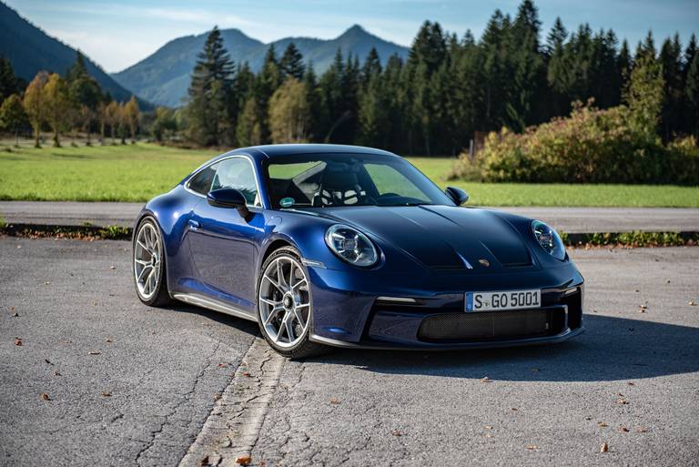 Porsche-992-GT-Touring-Front-Side