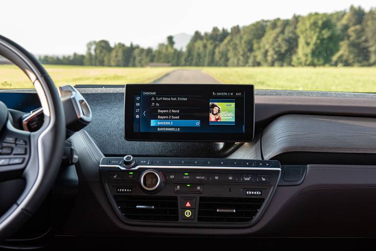 BMW-i3-120ah-2022-iDrive