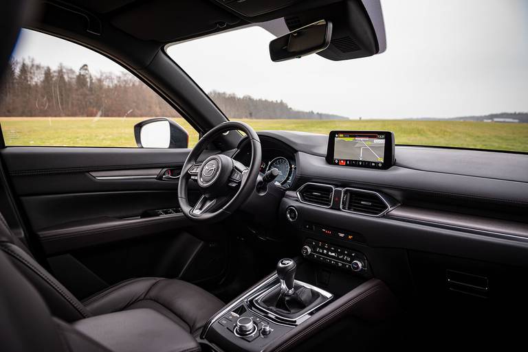 Mazda-CX-5-2021-Cockpit