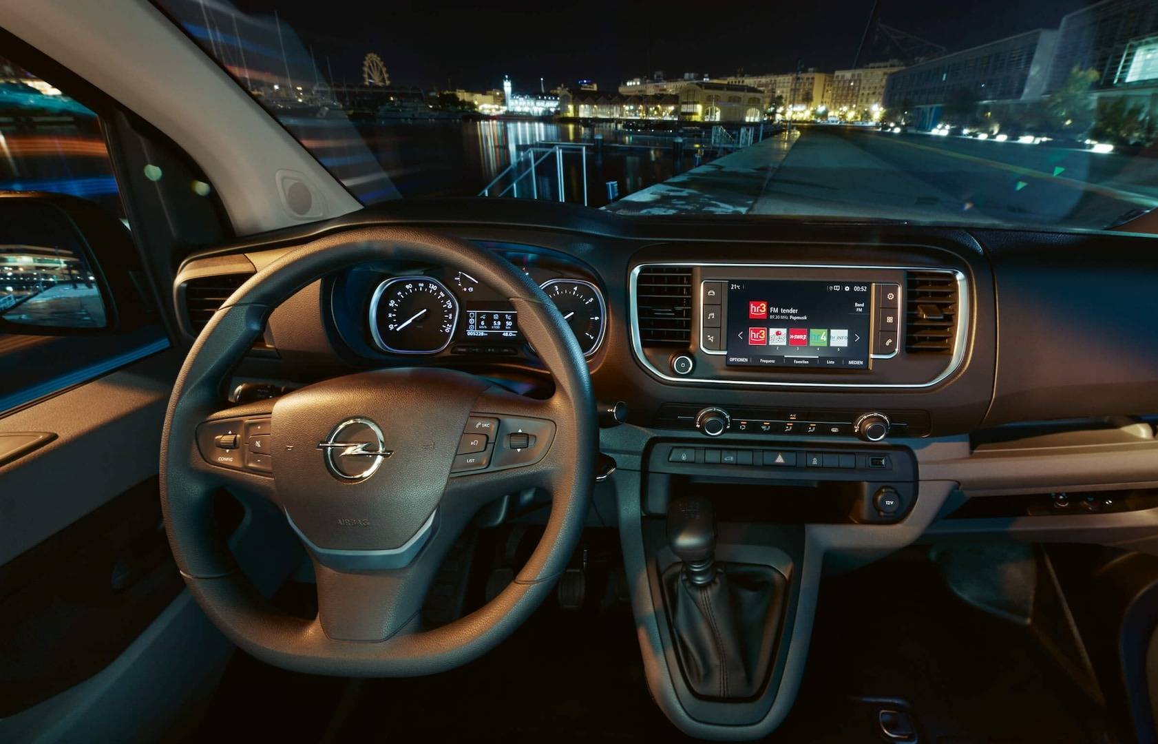 opel-vivaro-interieur