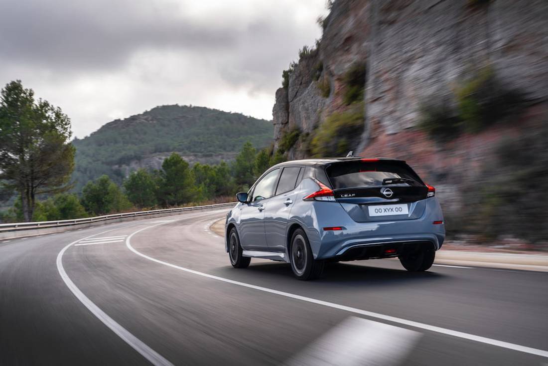 inZxdSG3hFJGBzwPvwdX2-358b5117a2662a403a30e0cf0efc8815-Nissan_Leaf_backview-1100